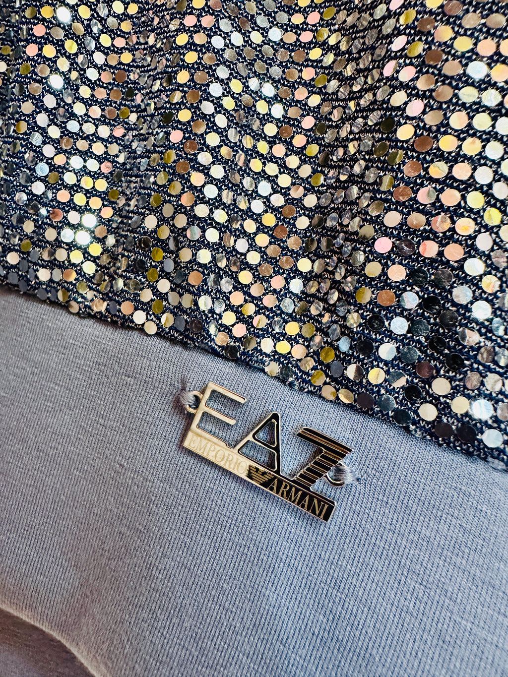 Ensemble jogging femme EA7 Emporio Armani gris bleu à sequin.