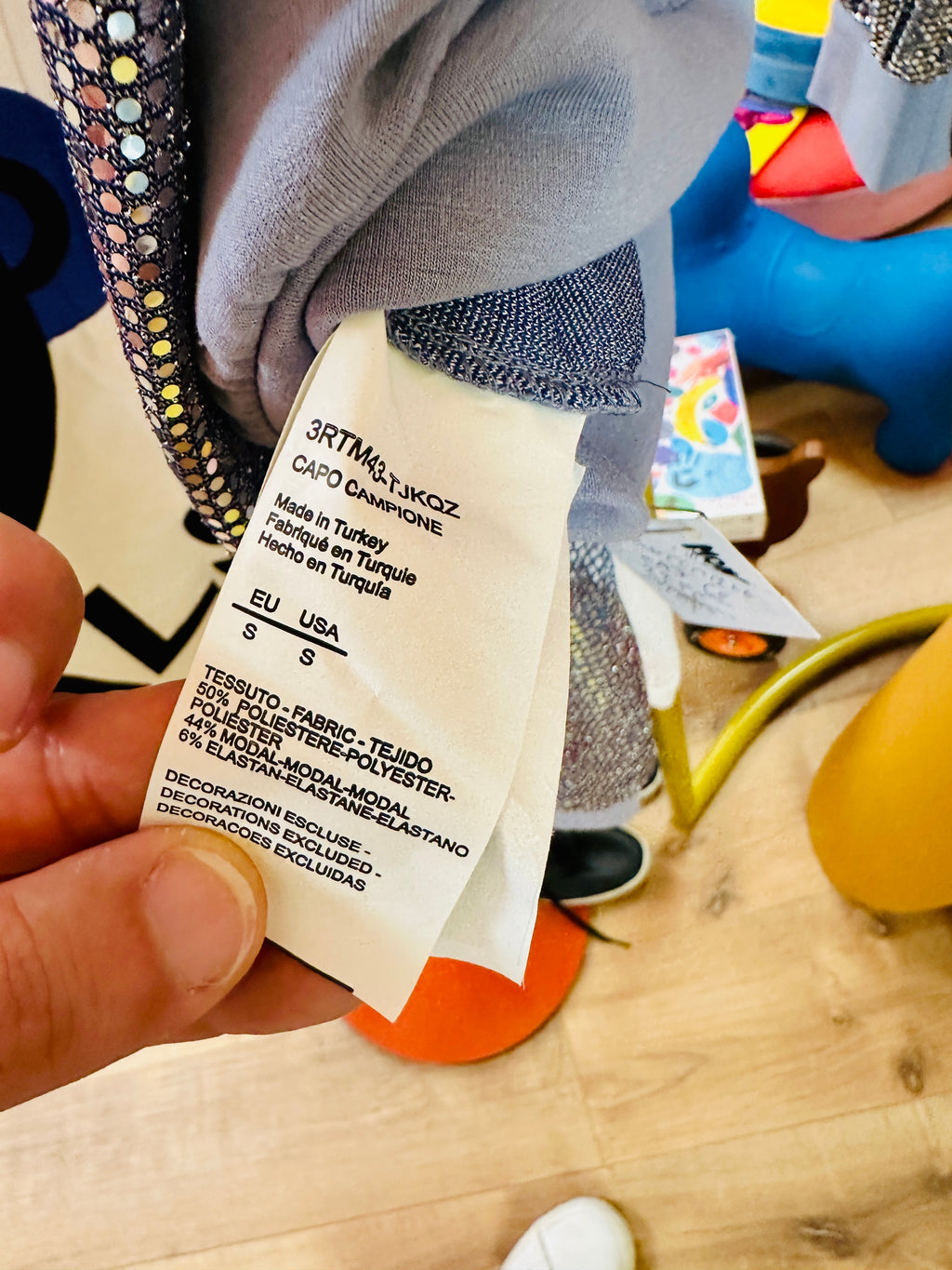 Ensemble jogging femme EA7 Emporio Armani gris bleu à sequin.