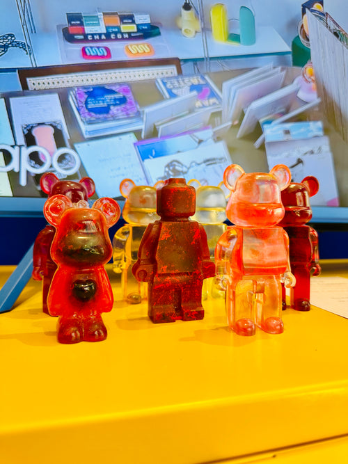"Small Bear" et "lego" en résine époxy 100% fait main.