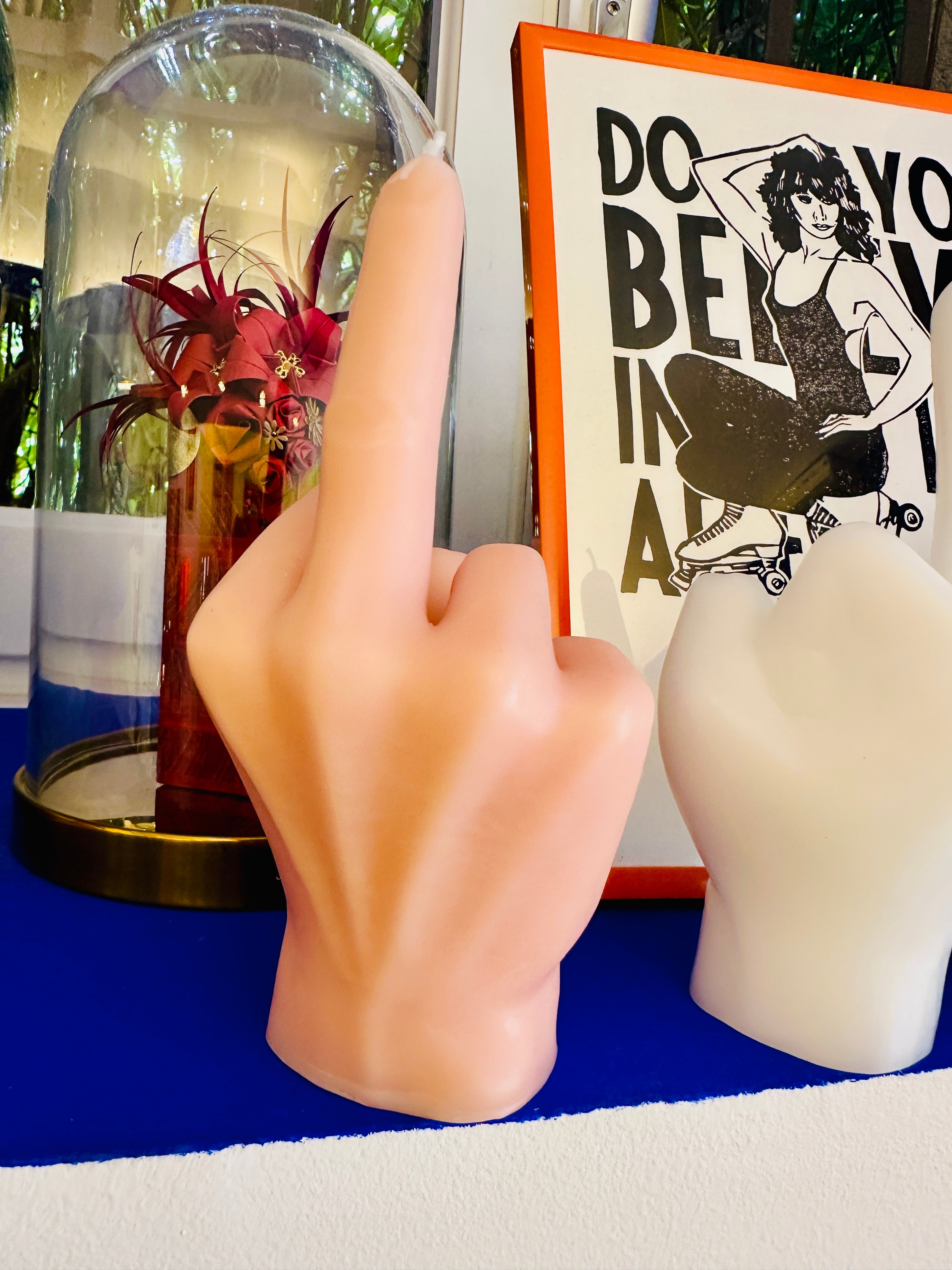 Bougie "Fuck" doigt d'honneur.
