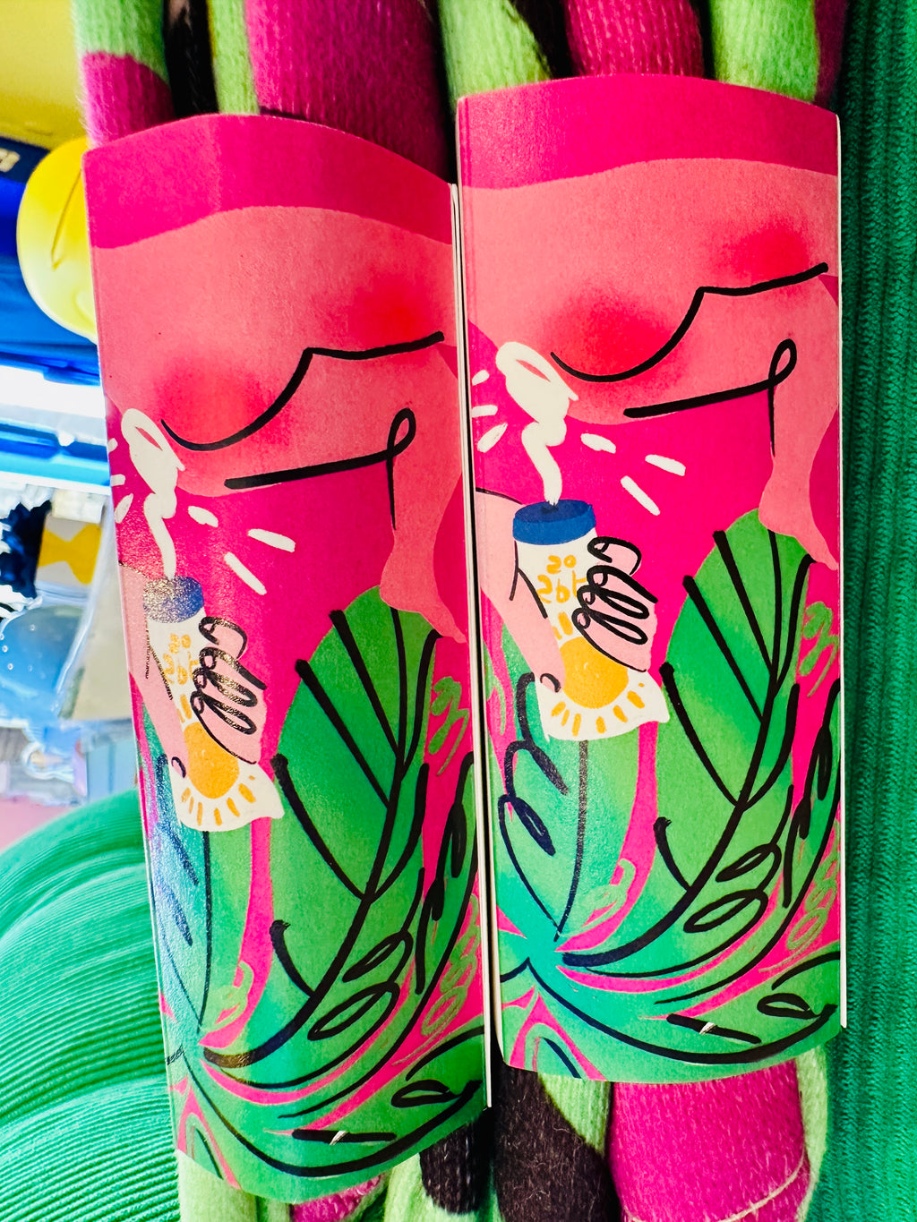 Serviettes de plage illustrées, fabriquées en Grece.