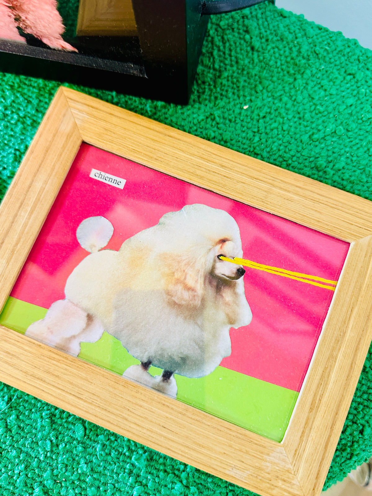 "Chienne" de Videophage (Thomas Fage), collage. Œuvre orginale.